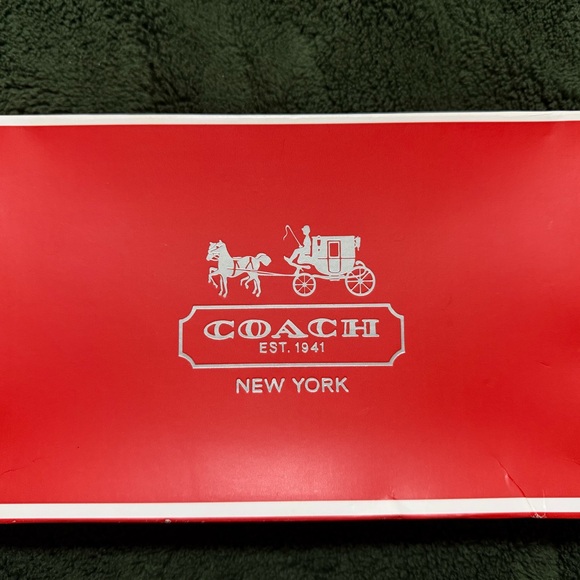 Coach Lime 🍋‍🟩 Leather Wristlet - Picture 8 of 8